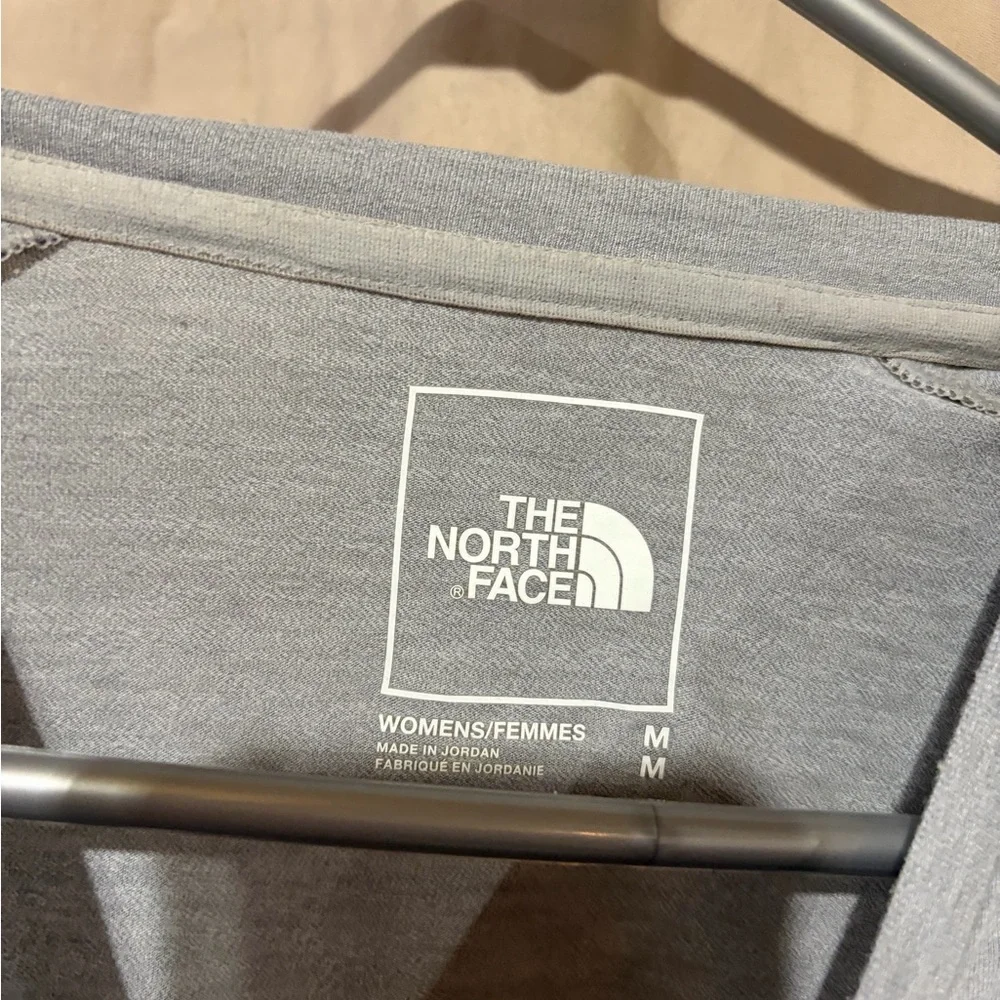 North face T-shirt - Picture 2 of 2